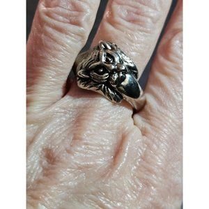 ***Final Sale*** Silver tone lion ring
